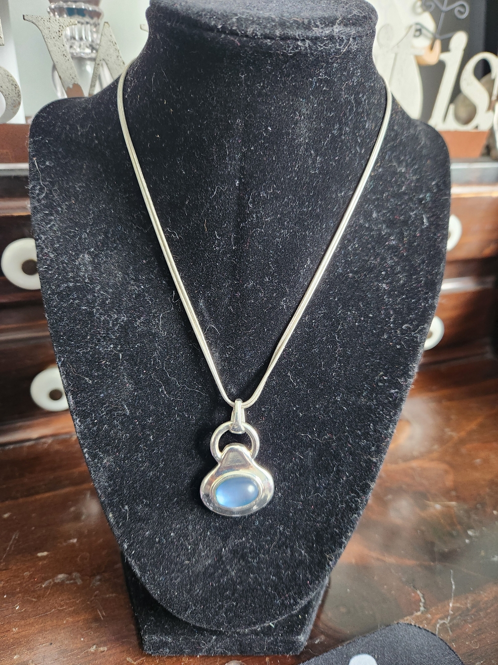 Silver Tone  Blue Cabochon Pendant Necklace